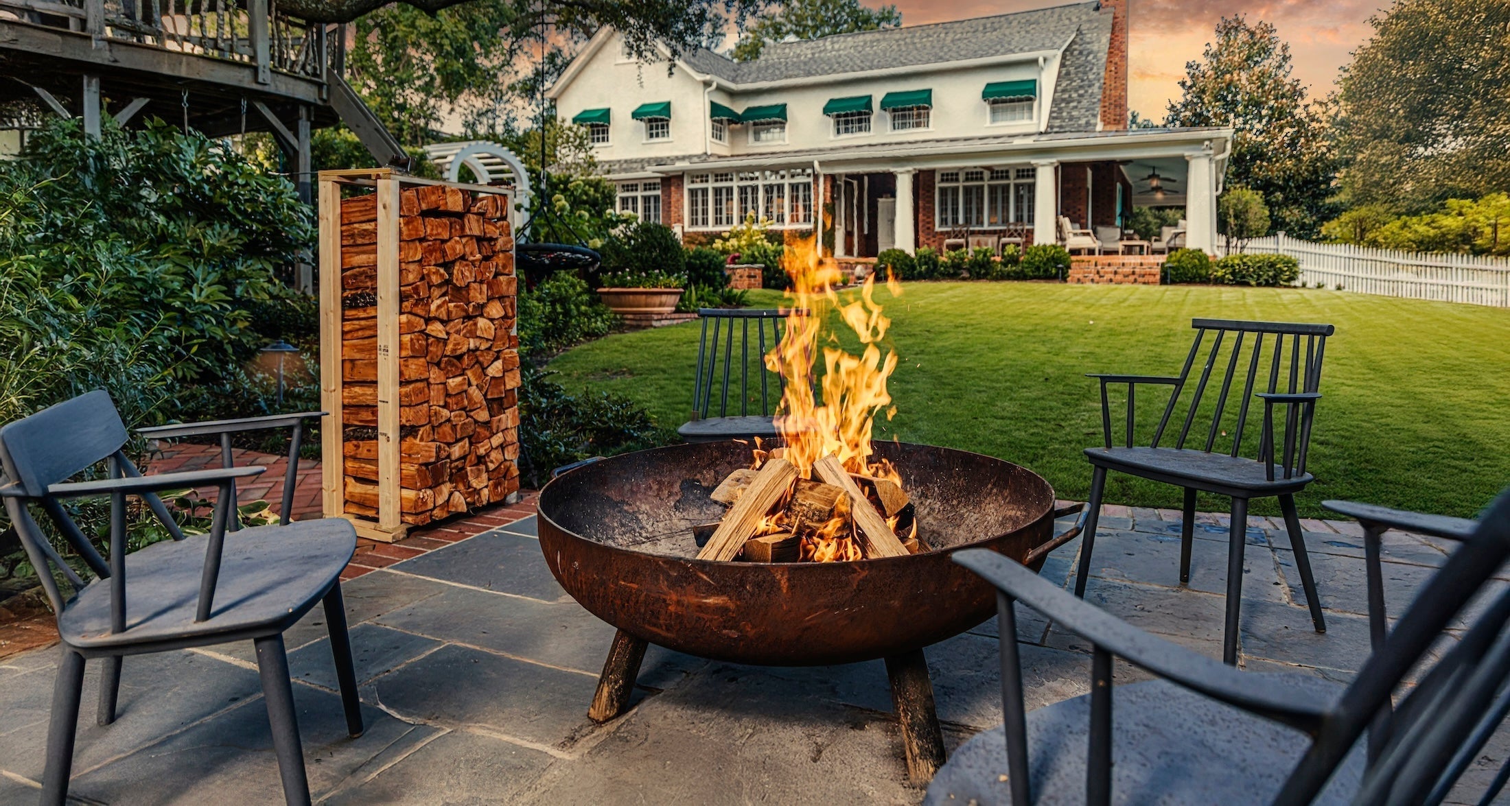 The Best Firewood for a Backyard Fire Pit in Atlanta
